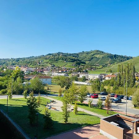 Attico Nel Cuore Delle Langhe - Free Parking Wi-Fi E Ac 알바 외부 사진
